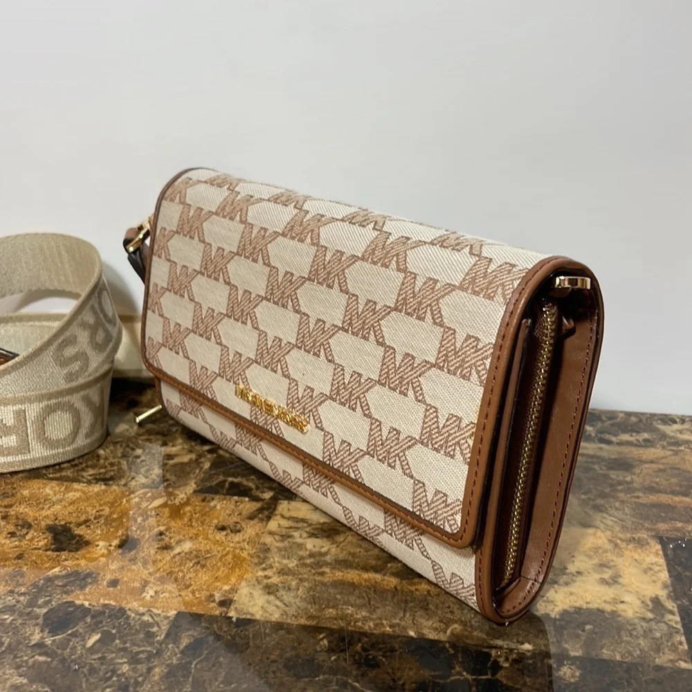 Michael Kors large zip around wallet crossbody Jet set Item